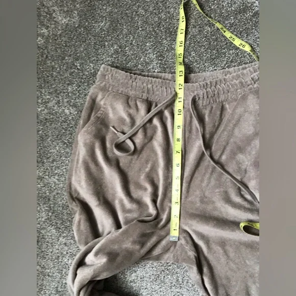 Beyond Yoga Tropez Pull On Pant in Khaki Brown Size Medium Towel Terry Lounge - Picture 15 of 16